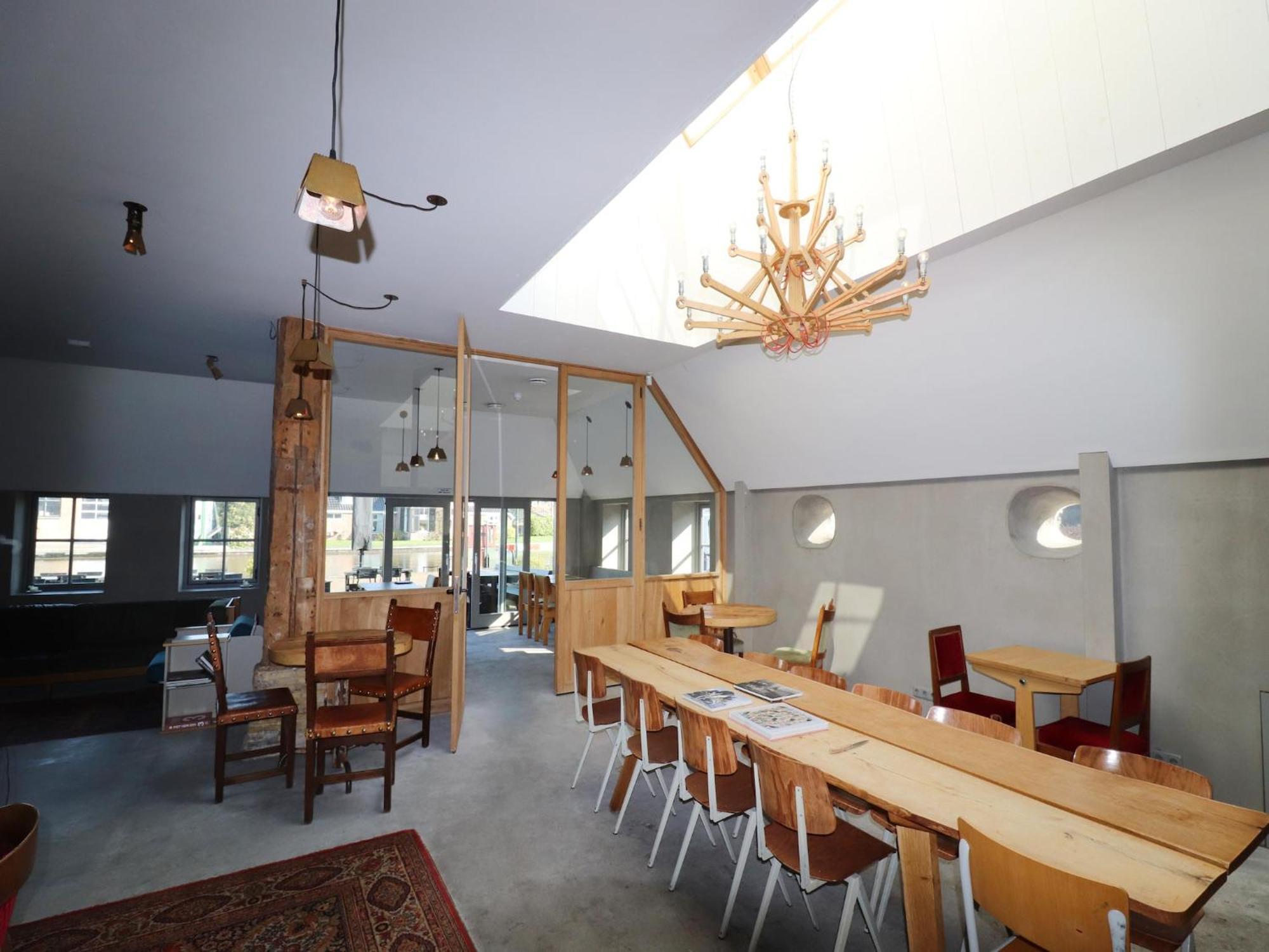Farmhouse By Frisian Lakes With Private Mooring Hébergement de vacances Woudsend